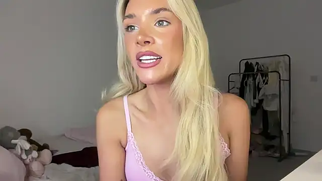 Snapshot of Naughtyblondex chatting on July 2026 09:58:02 PM Naughtyblondex online show from July 2026 09:58:02 PM
