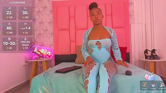 ashlleyray online show from April 2026 06:57:01 PM