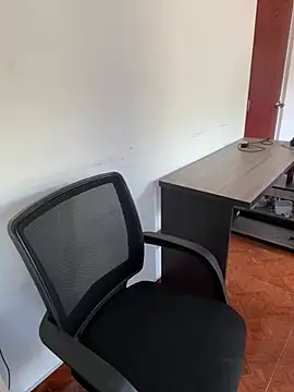 Emi rousse online show from March 2026 12:31:02 PM