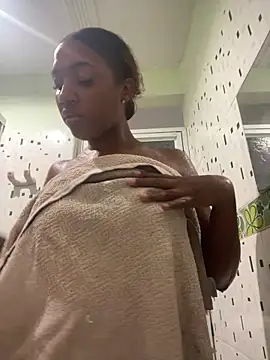 Emi rousse online show from April 2026 02:26:02 AM