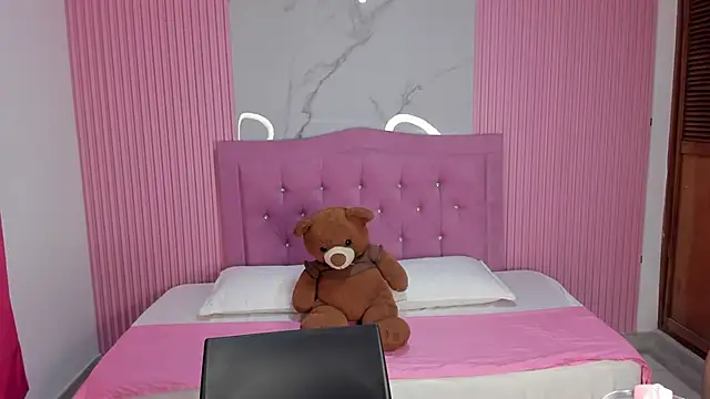 Mily17  online show from April 2026 10:54:01 AM