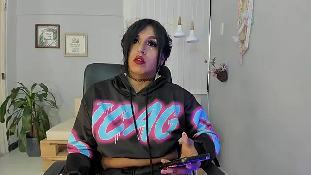 Nahomy Collins  online show from March 2026 07:31:01 PM