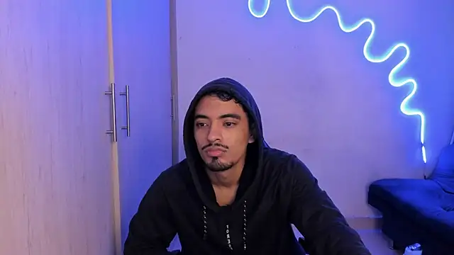 jossi12345j online show from April 2026 12:19:02 PM