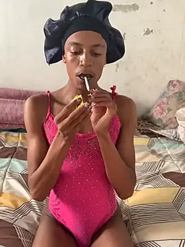 Kinky-Nicky04 online show from April 2026 07:03:02 AM