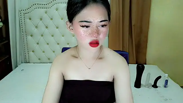 Snapshot of Seductive_sophie chatting on July 2026 02:05:01 AM Seductive sophie online show from July 2026 02:05:01 AM