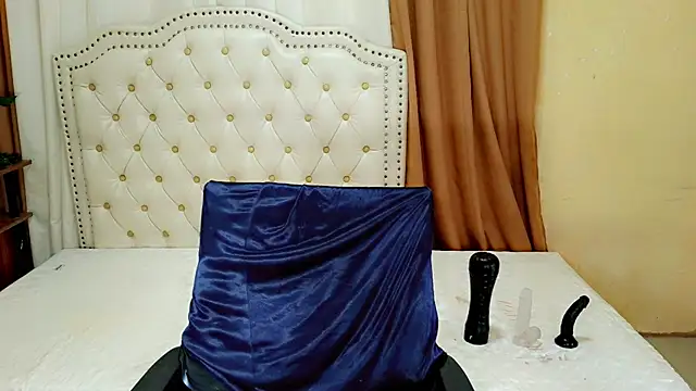 Snapshot of Seductive_sophie chatting on July 2026 01:15:02 AM Seductive sophie online show from July 2026 01:15:02 AM
