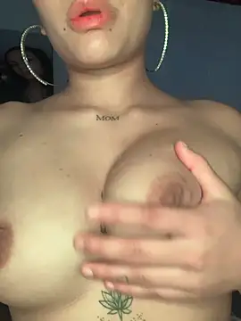 hot-valery online show from April 2026 09:17:02 PM