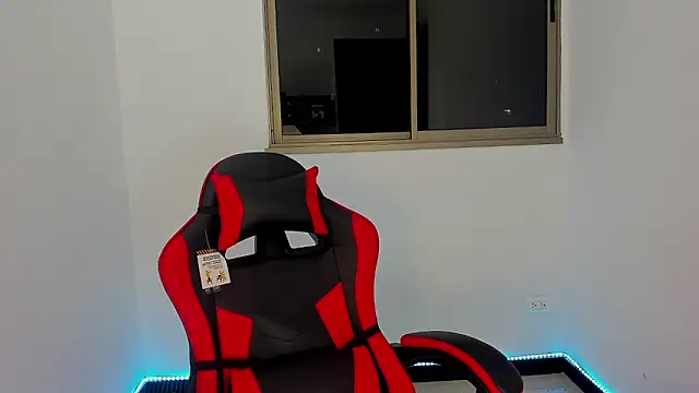 Mnell28 online show from March 2026 06:51:02 AM