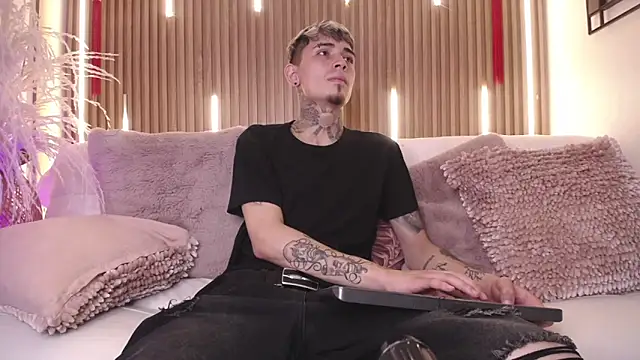 Max Hader  online show from March 2026 03:12:02 AM