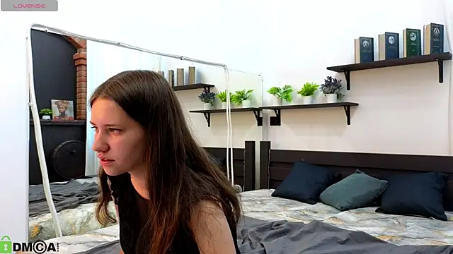 Molly Miavka online show from June 2026 08:17:02 AM