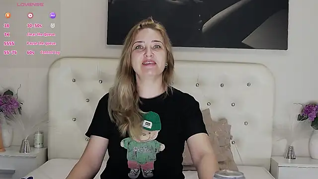 MellanieBliss online show from April 2026 04:30:01 AM