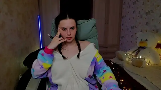 LoraTempt online show from April 2026 07:36:02 PM