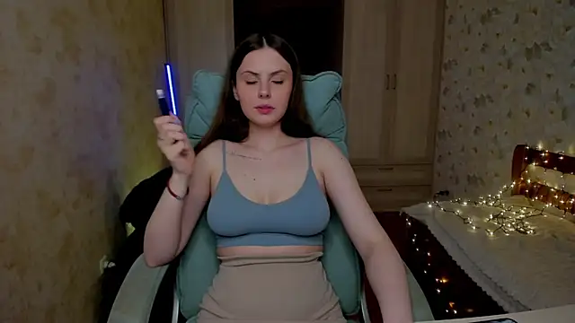 LoraTempt online show from April 2026 06:21:01 PM