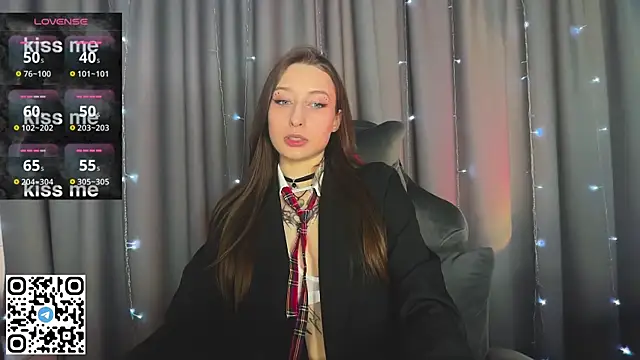 Emma Willson online show from April 2026 12:58:02 PM
