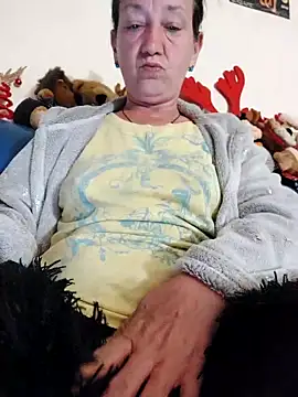 anayss17 online show from April 2026 06:05:02 PM