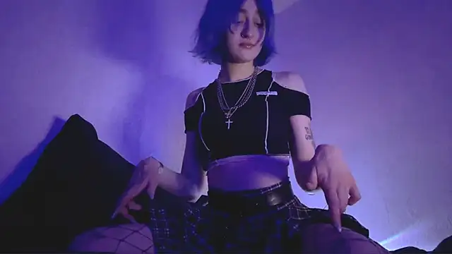 PeachyLuna online show from March 2026 09:00:01 PM