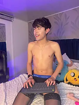 MatthewMoore  online show from March 2026 01:00:01 AM