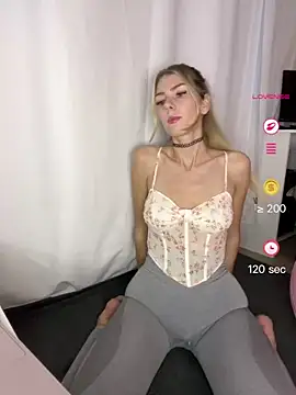 Snapshot of SoniaXOXO chatting on May 2026 04:37:02 PM SoniaXOXO online show from May 2026 04:37:02 PM