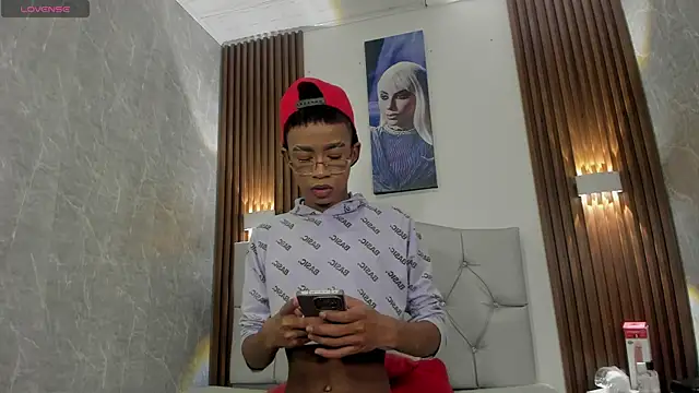 Snapshot of patrick_lovee chatting on May 2026 08:03:01 PM patrick lovee online show from May 2026 08:03:01 PM