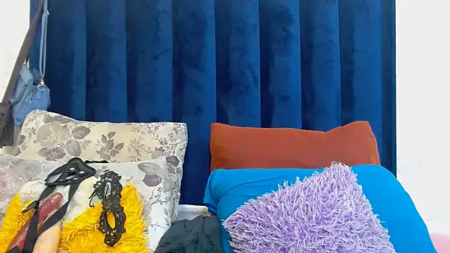 Nastyviola27 online show from July 2026 08:33:02 PM