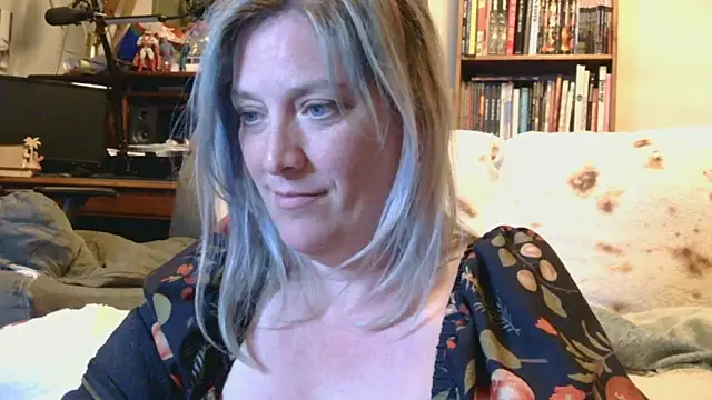 Snapshot of MistyMountains96 chatting on March 2026 04:39:01 AM MistyMountains96 online show from March 2026 04:39:01 AM