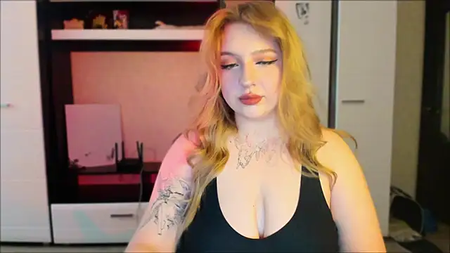 EllieQuttie online show from March 2026 03:08:01 PM