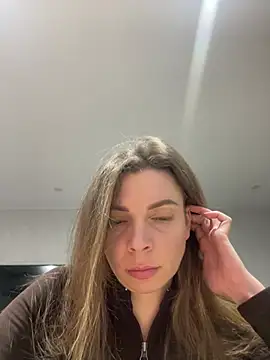 Luna2547 online show from March 2026 06:26:01 PM