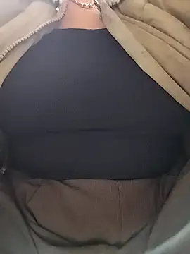 Snapshot of MiuNaaaa chatting on March 2026 07:34:02 AM MiuNaaaa online show from March 2026 07:34:02 AM