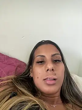 kifanyy online show from April 2026 06:19:02 PM