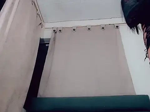 Lia Suares online show from March 2026 03:25:01 AM