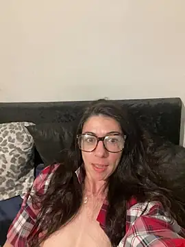 Nikkie925 online show from March 2026 02:45:02 AM