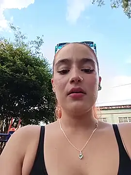 isabella ferrer99 online show from April 2026 10:35:02 PM