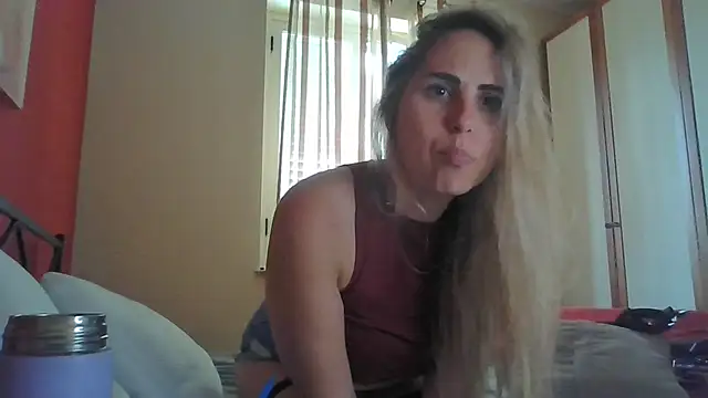 Emilyvuxa online show from May 2026 10:42:01 AM