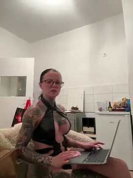 SkinnyLilly online show from July 2026 08:48:02 PM