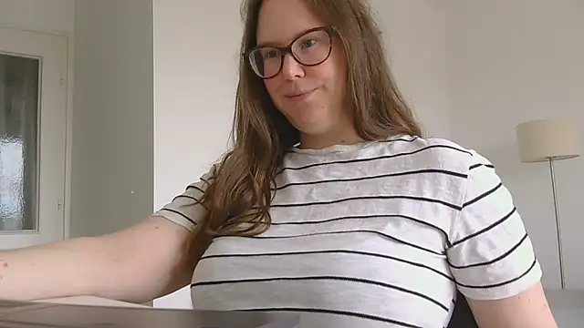CelineThompson online show from May 2026 11:50:01 AM