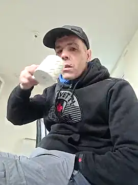 hulllad40 online show from March 2026 10:00:02 AM