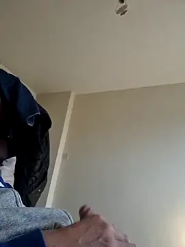 hulllad40 online show from March 2026 08:11:01 AM