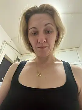 Snapshot of Secret_Ladyx chatting on May 2026 07:04:01 AM Secret Ladyx online show from May 2026 07:04:01 AM