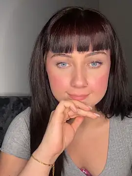 SweetJules18 online show from March 2026 06:59:01 PM