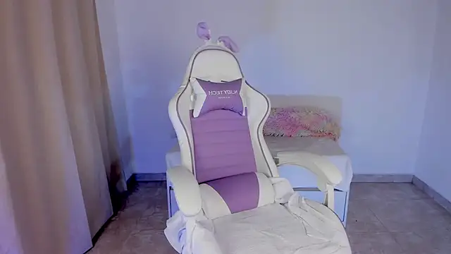 heeyy kitty online show from March 2026 04:28:02 PM