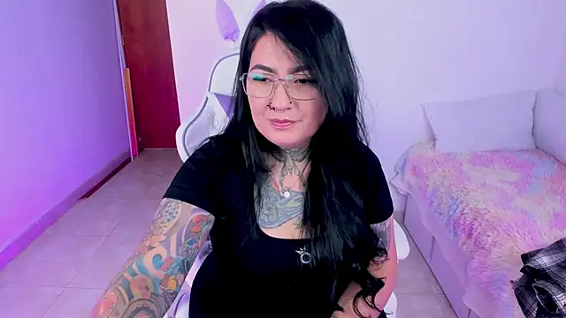 Snapshot of heeyy_kitty chatting on July 2026 10:04:01 PM heeyy kitty online show from July 2026 10:04:01 PM
