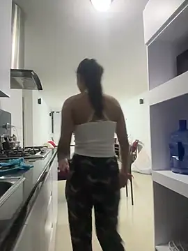 Sweetroseof online show from April 2026 11:42:01 PM