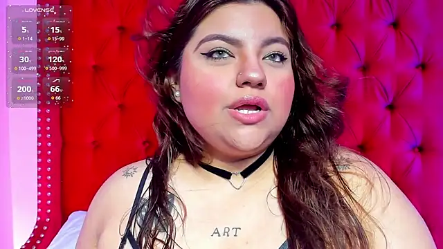 Snapshot of SunnyHoney_ chatting on May 2026 12:57:01 PM SunnyHoney online show from May 2026 12:57:01 PM
