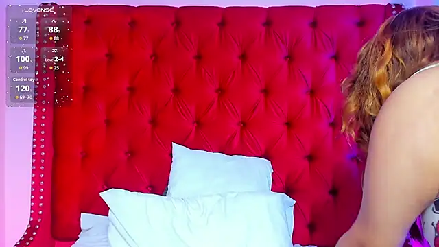 Snapshot of SunnyHoney_ chatting on June 2026 12:17:01 PM SunnyHoney online show from June 2026 12:17:01 PM