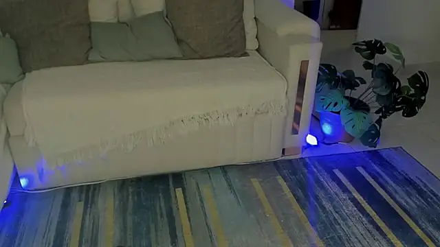 ALEJA R01 online show from March 2026 09:03:02 PM