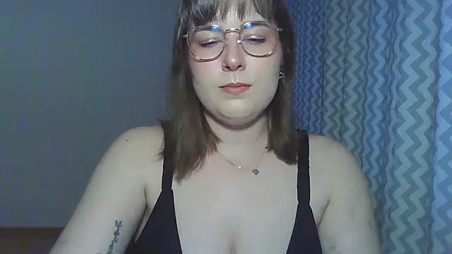 Snapshot of ClaraHard chatting on June 2026 06:49:01 PM ClaraHard online show from June 2026 06:49:01 PM