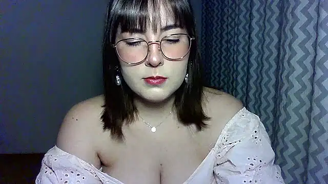 Snapshot of ClaraHard chatting on July 2026 07:10:02 PM ClaraHard online show from July 2026 07:10:02 PM