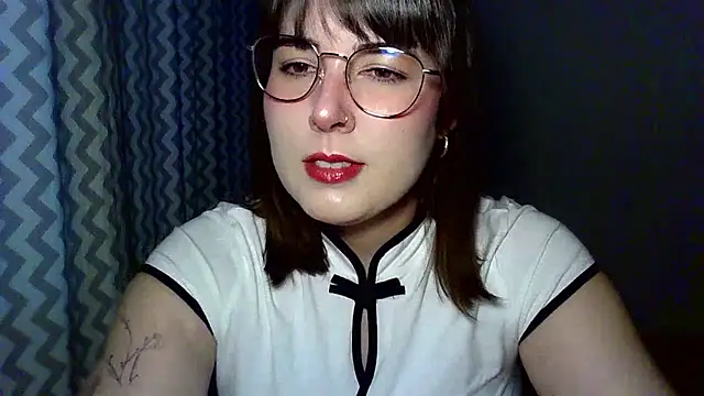 Snapshot of ClaraHard chatting on July 2026 05:50:01 PM ClaraHard online show from July 2026 05:50:01 PM