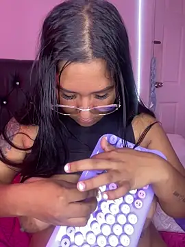 Snapshot of Iam_Ambar chatting on April 2026 01:05:02 PM Iam Ambar online show from April 2026 01:05:02 PM