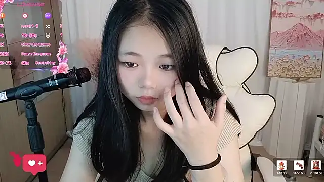 Noelle-2007 online show from March 2026 07:44:01 AM